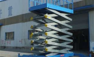 工廠車間專用剪叉式高空作業(yè)平臺的優(yōu)越性